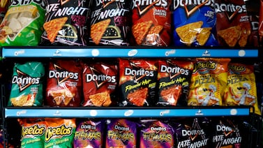 U.S. food makers are still using dyes linked to hyperactivity in kids. Parents want them banned.