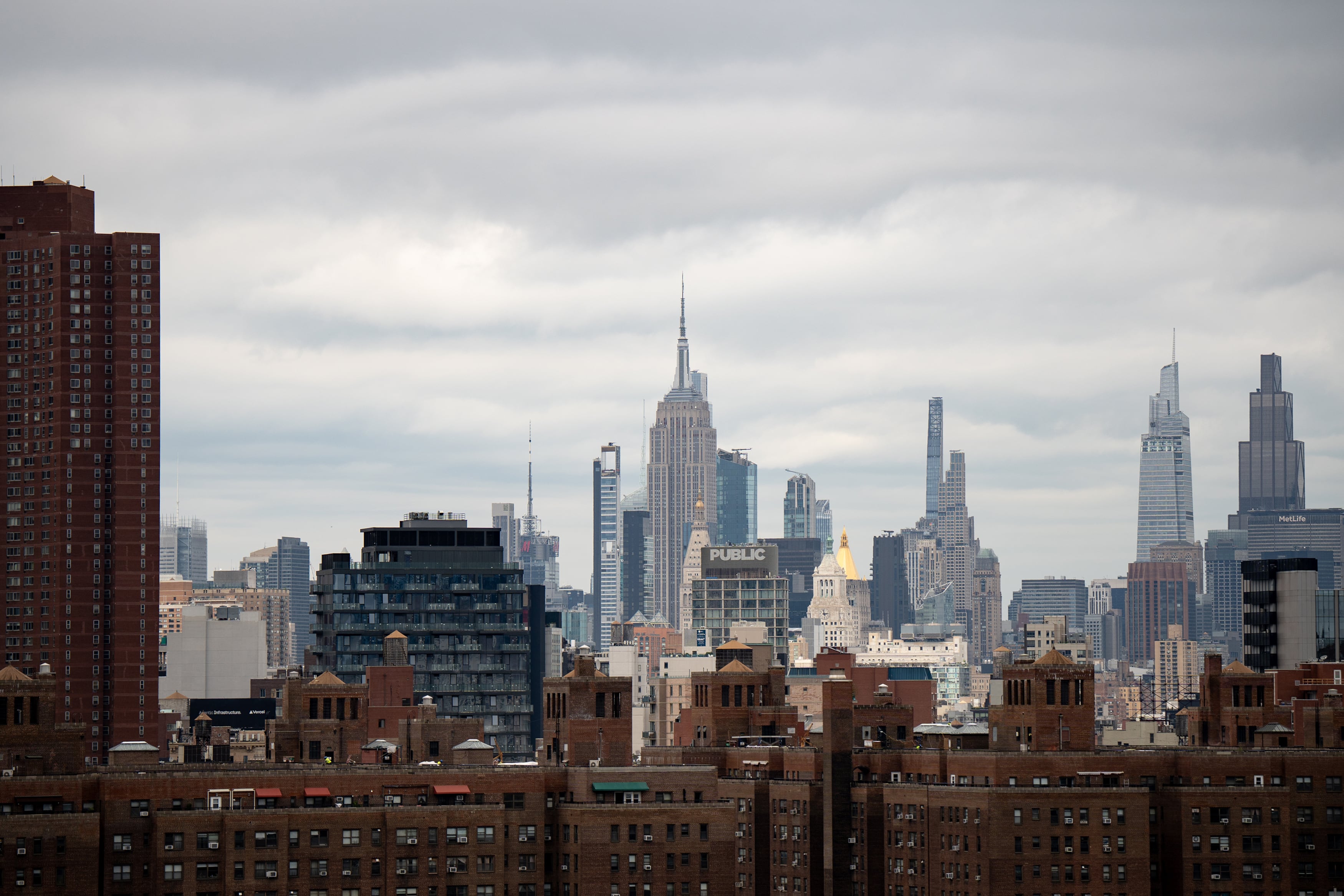 A skyline view of New York City on a cloudy day.