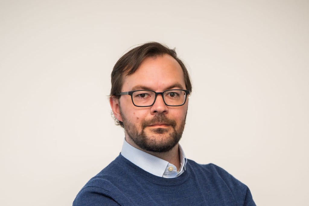 A portrait of Michael Kinnucan.
