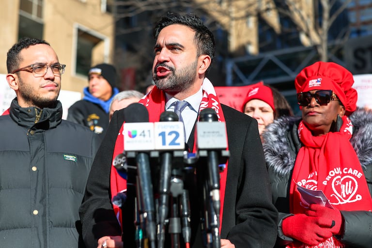 Mamdani backs hospital nurses as 15,000 strike over pay, safety