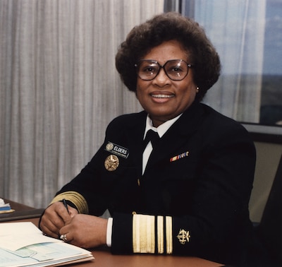 Dr. Jocelyn Elders' official portrait.